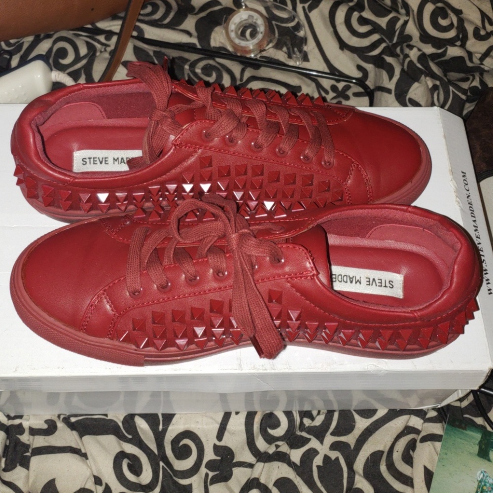 Steve Madden Sneakers (red)